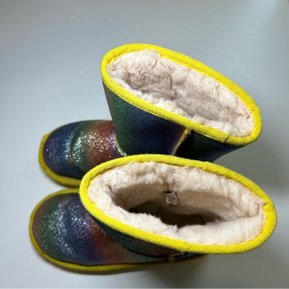 UGG Classic Short II Glitter Rainbow Little Girl's 13 Boots 1130784K - Picture 16 of 16